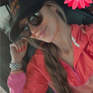 Meet your Posher, Mickayla